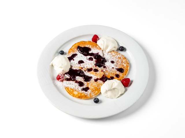 Lívance se sladkým tvarohem a borůvkami